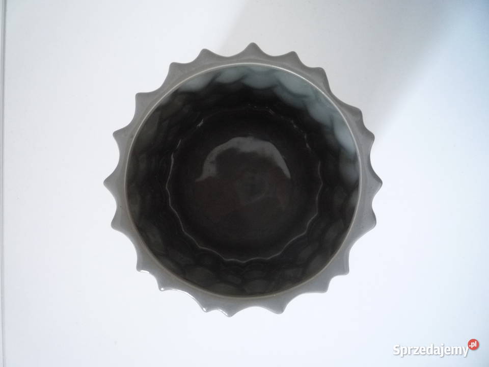 Szara doniczka osłonka na doniczkę Doniczki i osłonki