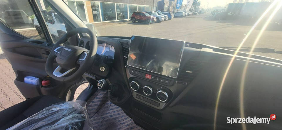 Iveco Daily 35S18 H L4H2 16M3 Pakiet światła przeciwmgłowe zachodniopomorskie Szczecinek