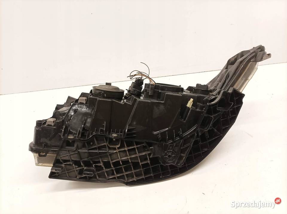 LAMPA PRZÓD PRAWA LIFT EU 8200481197 Renault