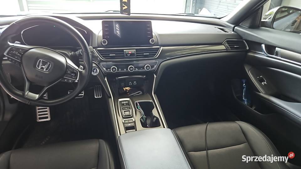 Sprzedam Tanio Hondę Accord Hybryda 2022r