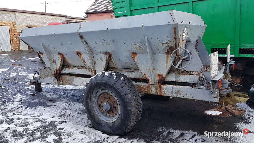 Rozsiewacz wapna nawozu RCW5 łódzkie Drużbice
