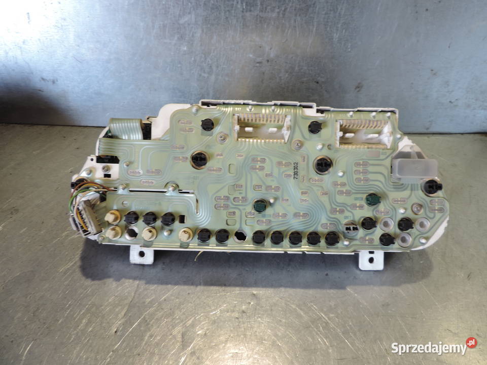 LICZNIK VOLVO V40 S40 19 D