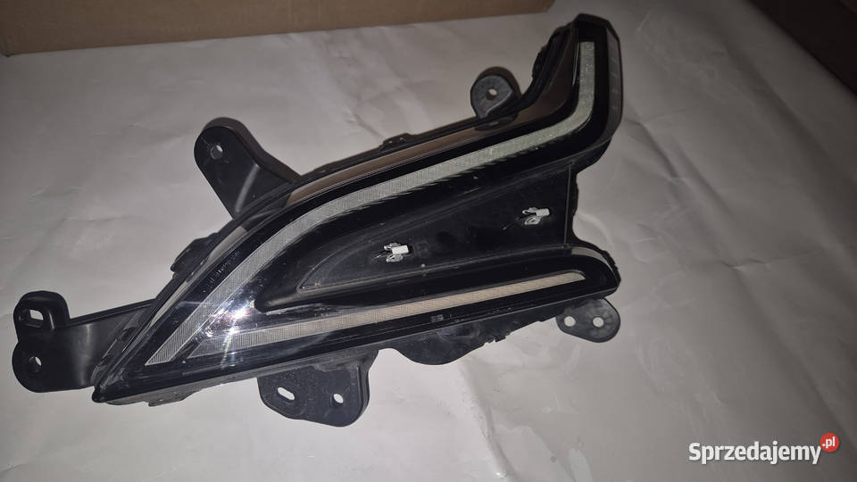 Renault Megane ETech lampa przód lewy LED