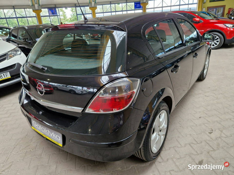 Opel Astra 201112 opis W podanej ROCZNA lakier metallic sprzedam