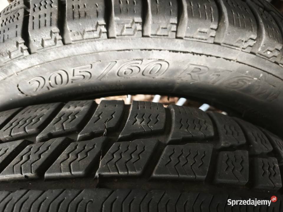 Opony zimowe 205 60 16
