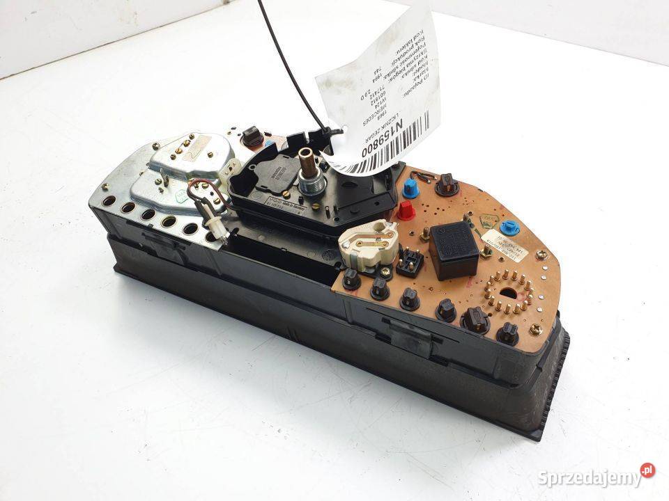 LICZNIK ZEGAR MERCEDES W124 1245433821 osobowe Motoryzacja Lipno