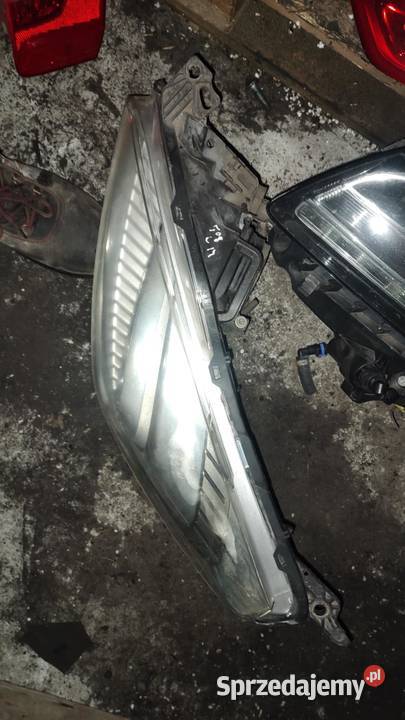 Reflektor lampa lewa prawa przód przednia zwykła Książ Wielkopolski sprzedam