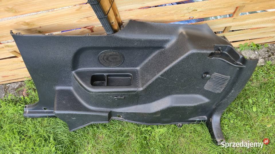 Boczek bagażnika prawy tył 3D drzwiowa Suzuki osobowe Świdnica