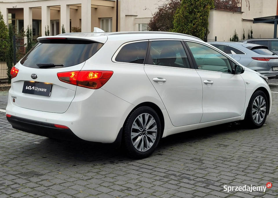 Kia Ceed Business Line93 przebiegu stan II 2012 światła przeciwmgielne Kia