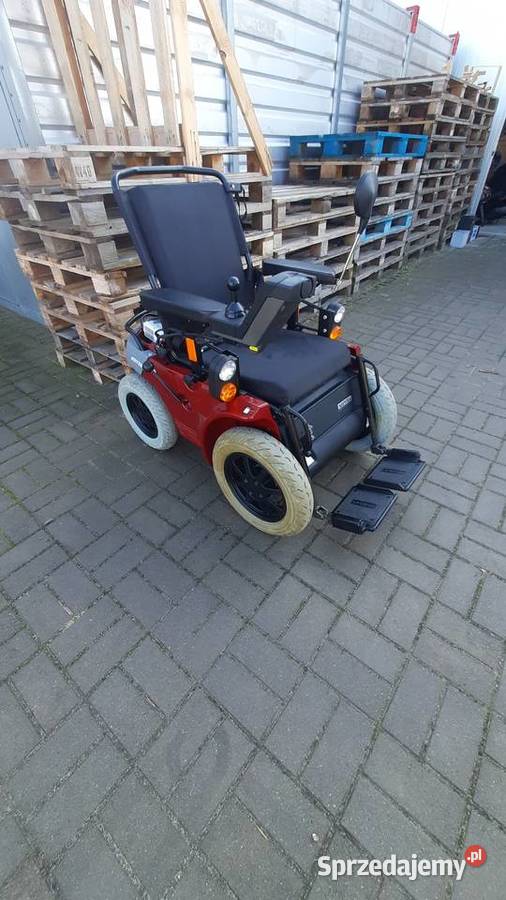 Wózek inwalidzki Meyra optimus duży na zewnątrz Syców