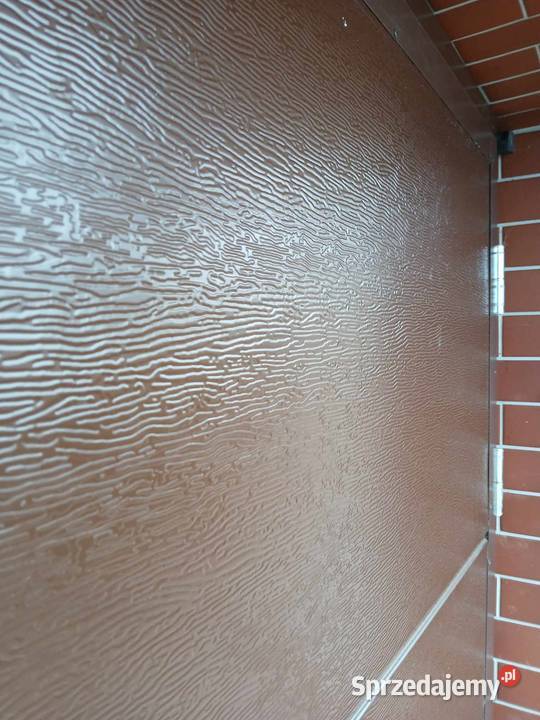 Brama garażowa dwuskrzydłowa