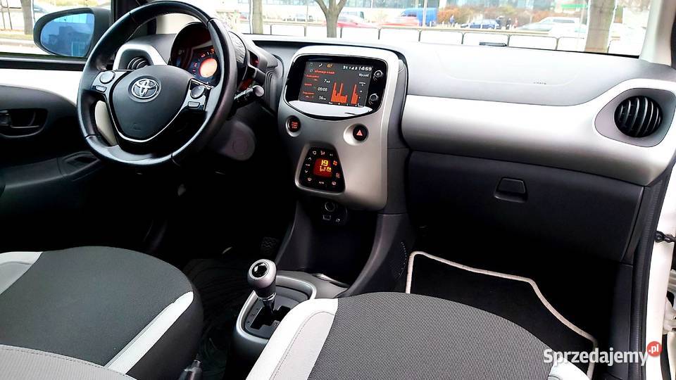 Toyota Aygo II 10i automat historia ASO Warszawa
