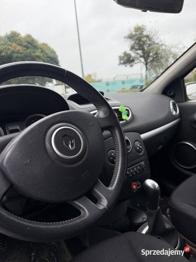 Renault Clio III 12 75 DYNAMIQUE Czarny metalik benzyna Konin