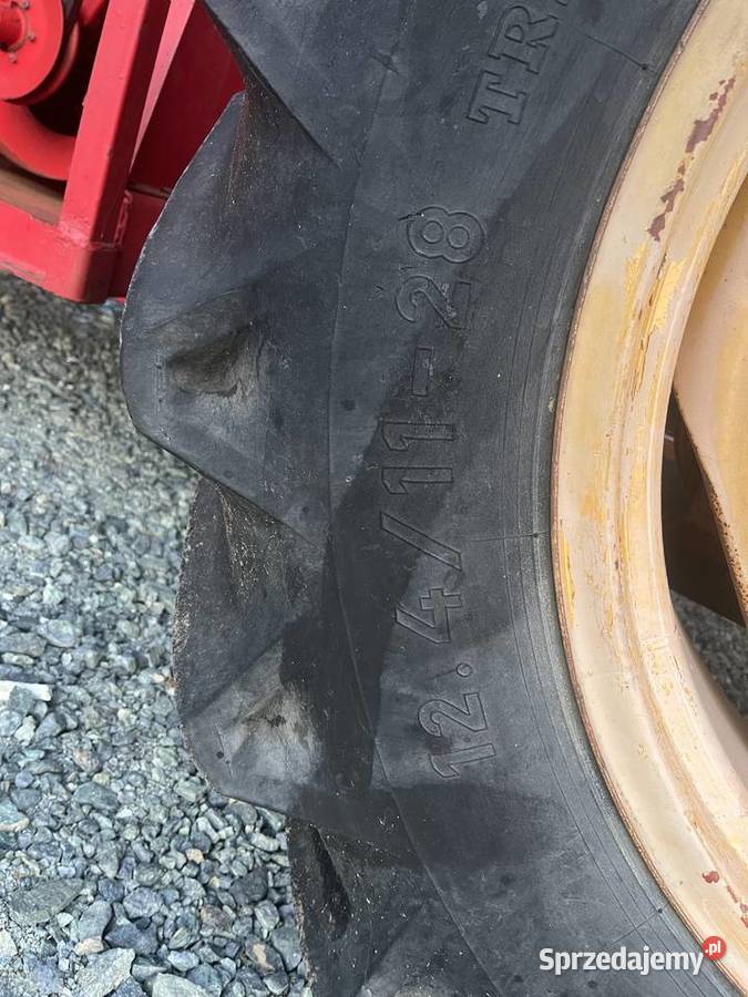 124 28 Koła z Felgami Massey Ferguson Kombajn 86 Rolnictwo Żmigród