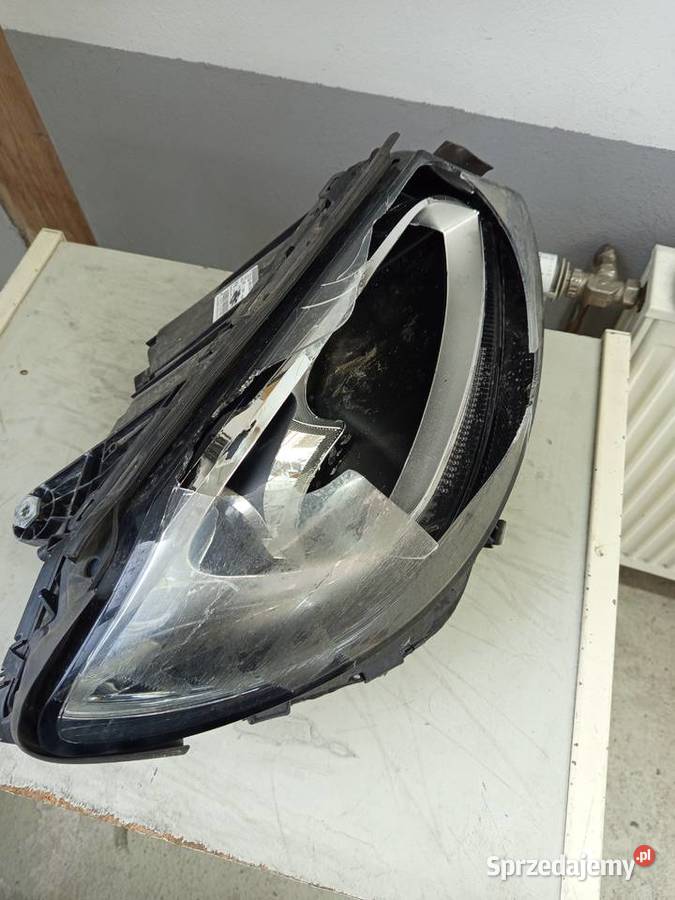 Reflektor prawy Mercedes c klasa w 205 13