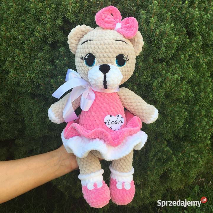 Miś przytulanka dziewczynki na szydełkumaskotka