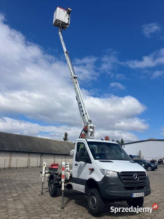 Podnośnik koszowy Bumar PTM16E27 Mercedes