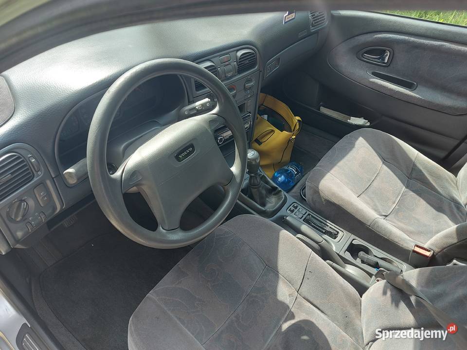 Sprzedam zadbane Volvo V40 18 benzyna Nysa