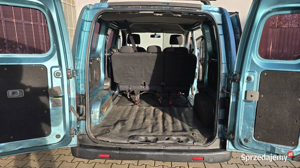 Nissan NV 200 16 benzyna 2010r 5 osób opolskie Nowy Świętów