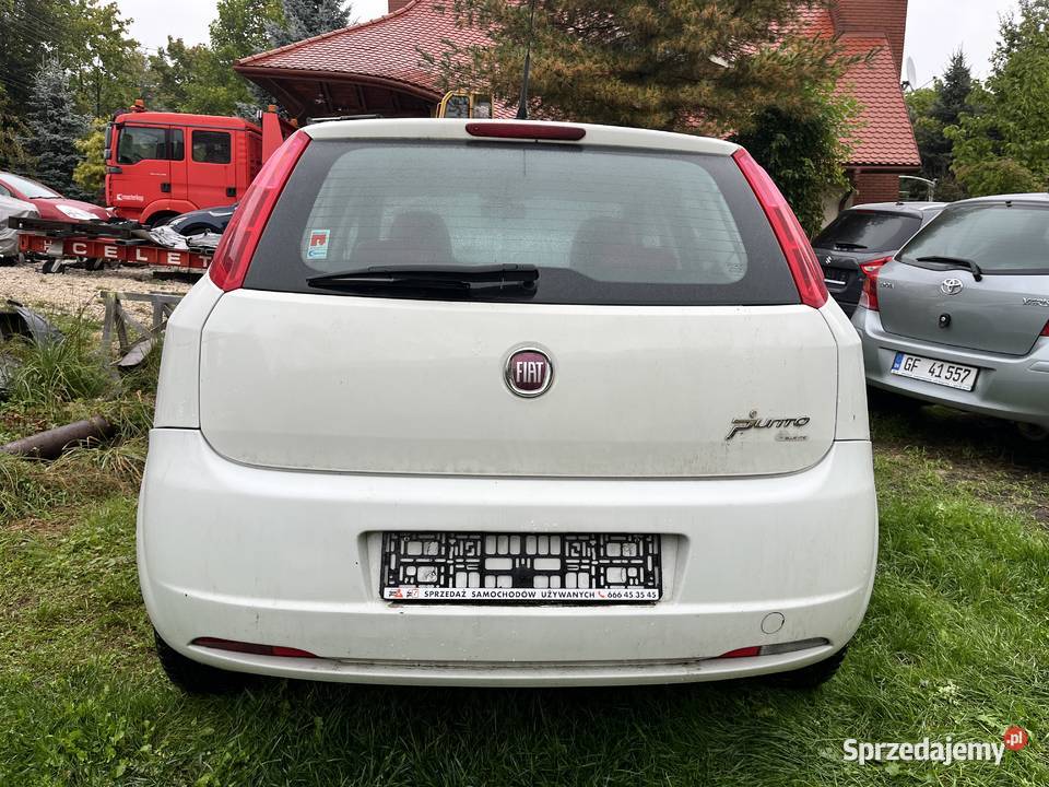 Fiat Grande Punto Skórzane czerwone siedzenia 78KM