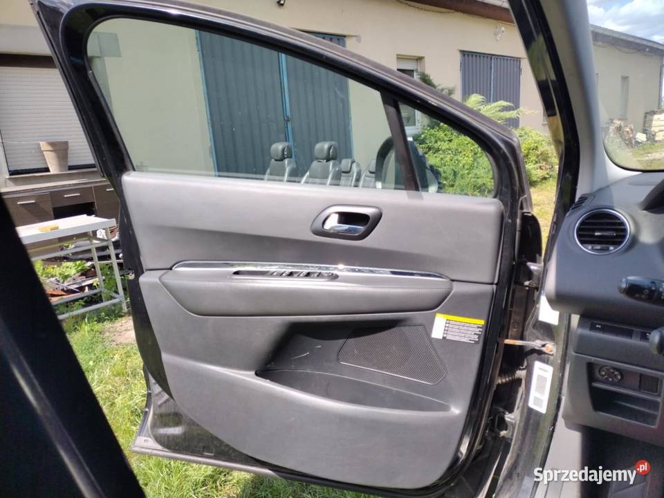 Fotel Skórzany wnętrze 7 osobowy Peugeot 5008 Rok produkcji 2010