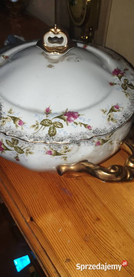 Waza porcelanowa chodzież