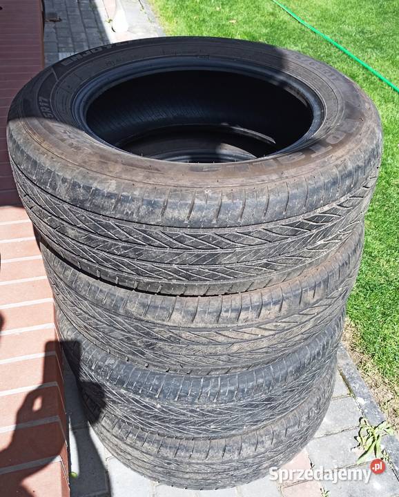 Całoroczne opony Rotalla 22565 R17 sprzedam