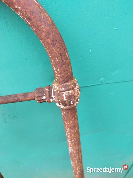 Przedwojenne żeliwne zagłówki do łóżka Połczyn-Zdrój