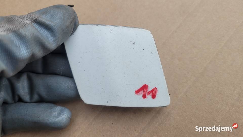 TOYOTA YARIS II 0911 ZAŚLEPKA HAKA ZDERZAK PRZÓD