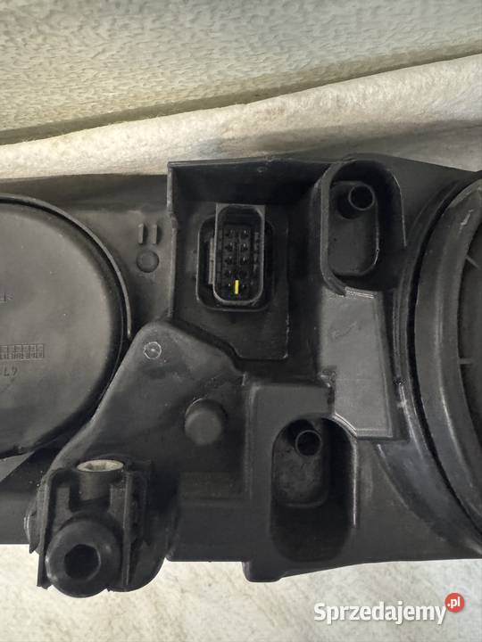 Lampa Xenon prawy przód Citroen C4 Picasso II Lampy przednie śląskie Jasienica sprzedam