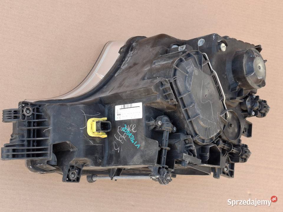 MERCEDES ACTROS MP4 REFLEKTOR PRAWY LAMPA PRAWA sprzedam