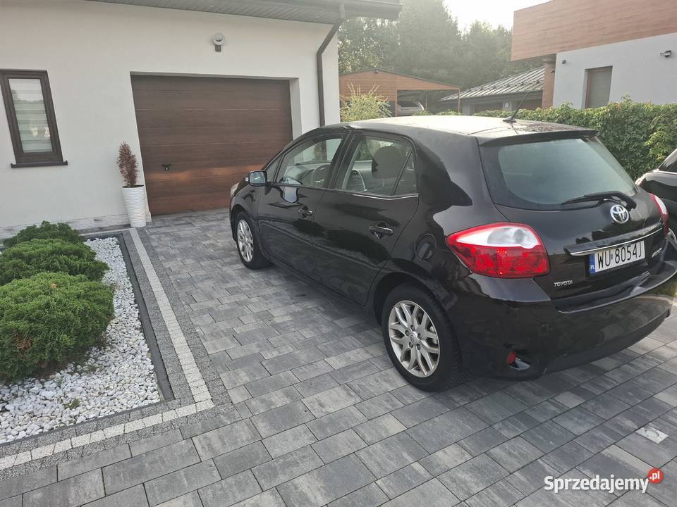 Auris 16 benzyna 2010r Łochów sprzedam