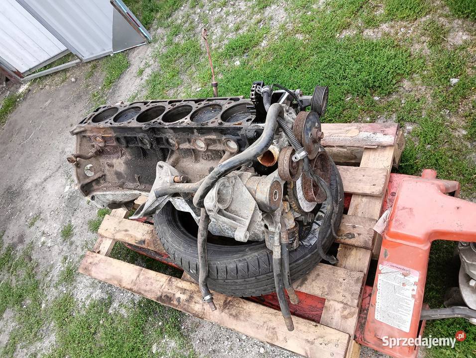 Opel Senator B Omega A 3000 30 24v C30SE silnik
