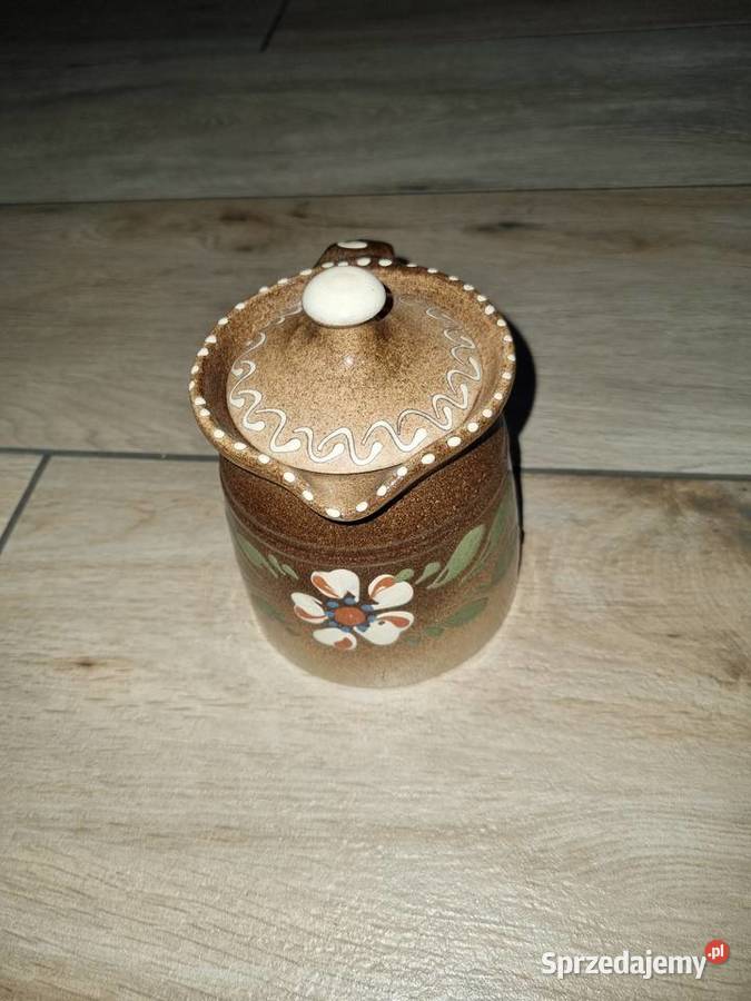 Dzbanek gliniany