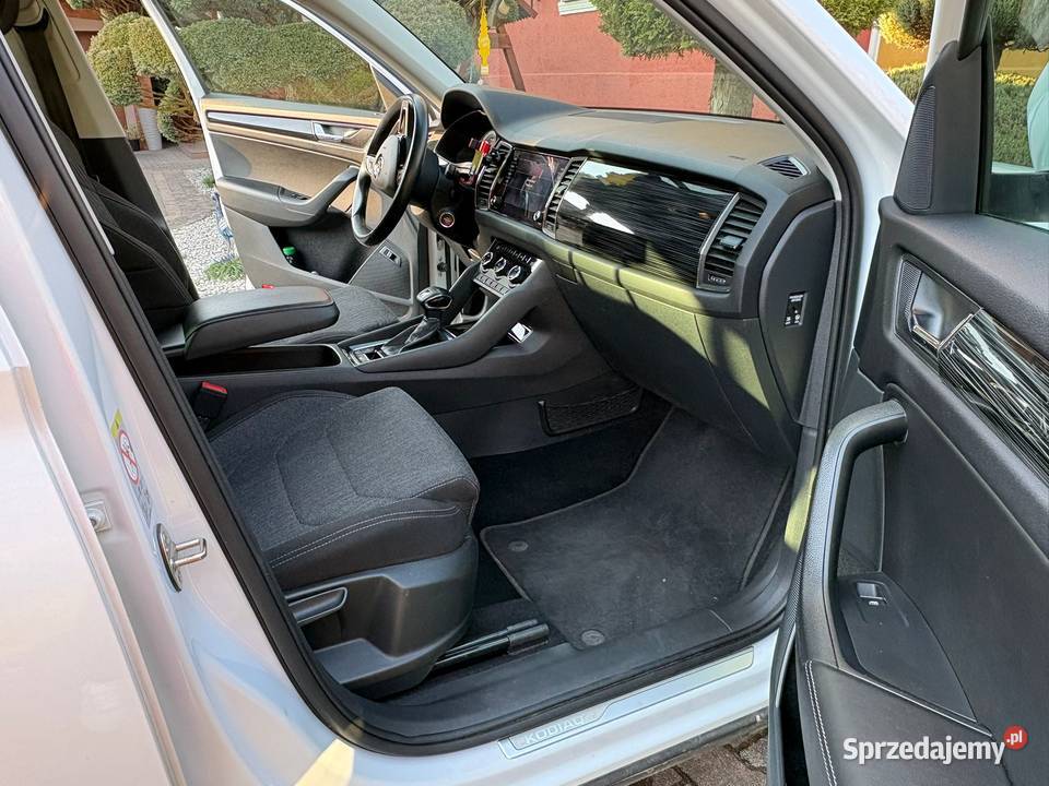 Sprzesam samochod Skoda Kodiaq 2018 r15 tsi DSG czujnik zmierzchu Trzciel