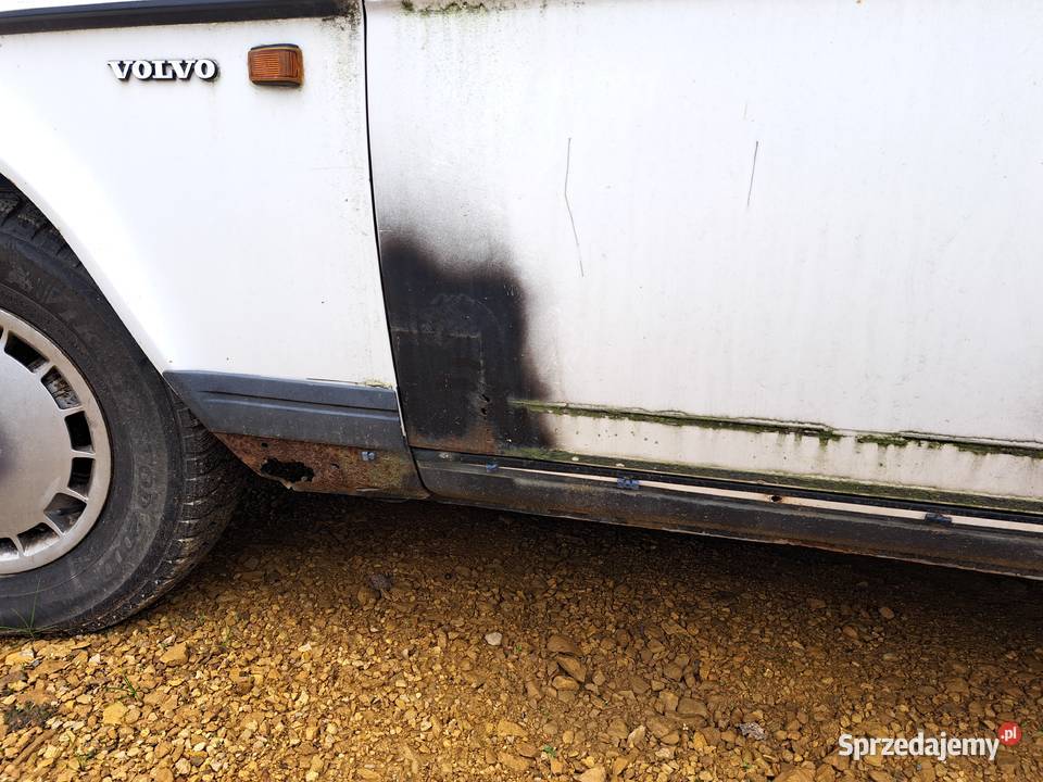 Volvo 240 drzwi białe Jerzmanowice