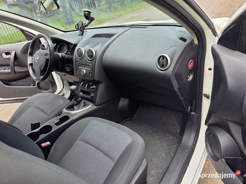 Nissan Qashqai 16 benzyna Rok produkcji 2011 świętokrzyskie Starachowice
