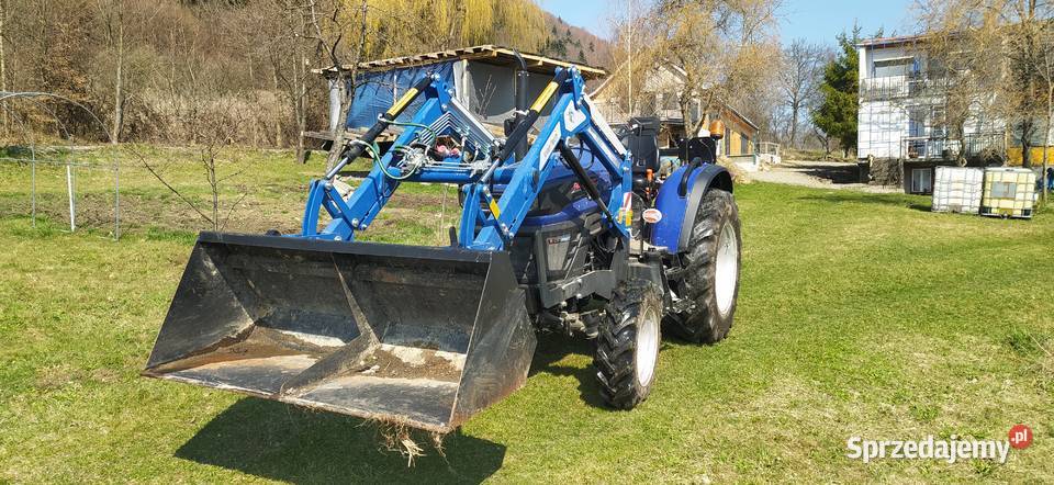 Traktor FARMTRAC 6050E 4WD z ładowaczem czołowym Farmtrac Chomranice