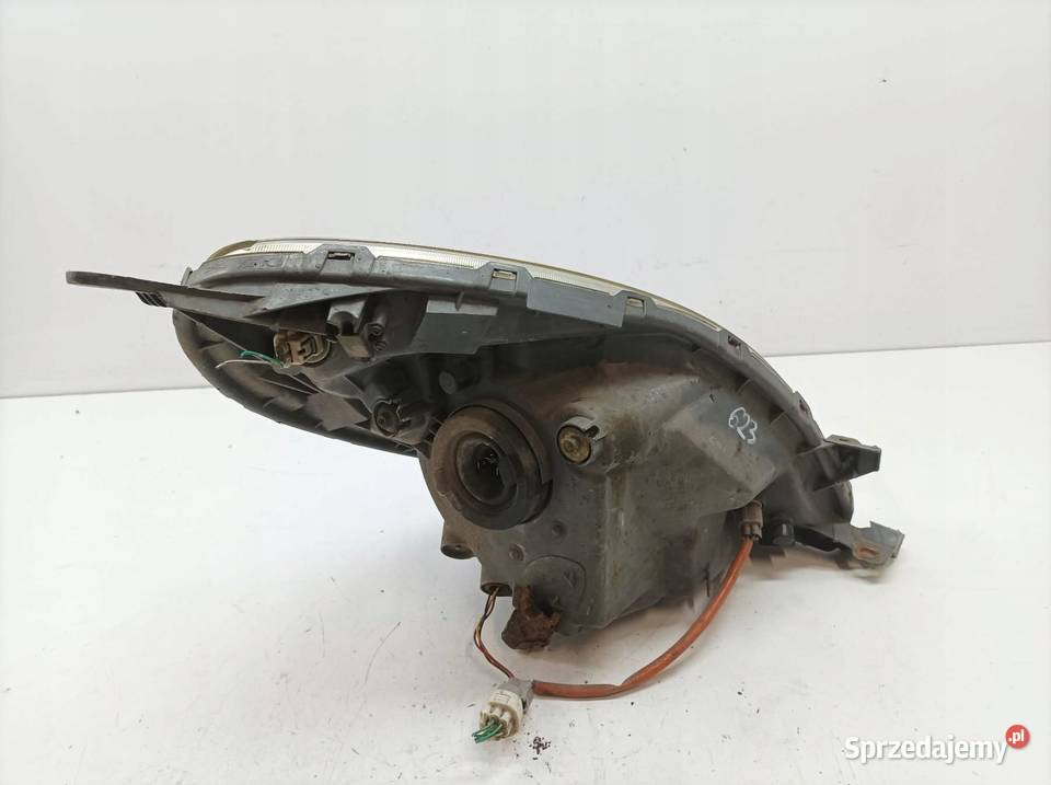 LAMPA PRZÓD LEWA EUROPA Toyota Yaris Verso I