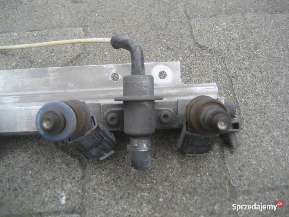 VOLVO V40 S40 18b LISTWA WTRYSKOWA 9146264 Rakoniewice