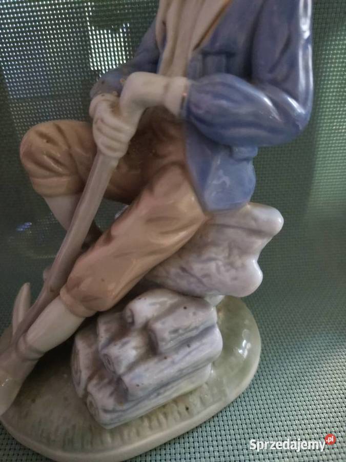 Porcelanowa figurka chłopca drwala leśniczego Warszawa