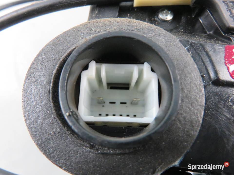 ZAMEK PRAWY TYLNY TOYOTA URBAN CRUISER 2 PIN małopolskie