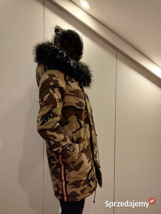 Kurtka z kapturem z futerkiem kzell rM Rozmiar 38(M) Hażlach