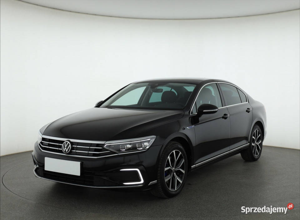 VW Passat 14 GTE 160KM