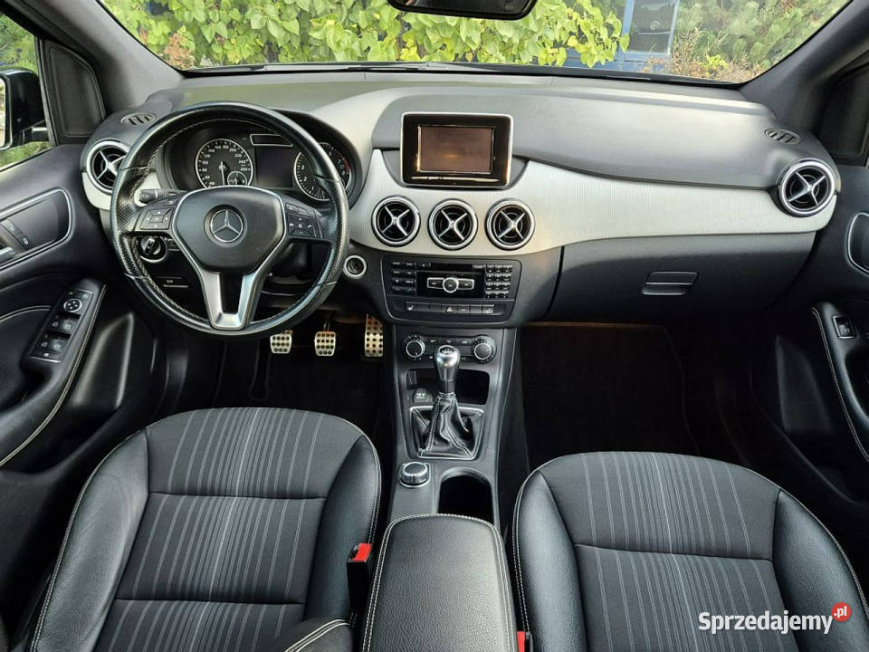 Mercedes B 180 zadbany GWARANCJA nawigacja światła LED Warszawa sprzedam