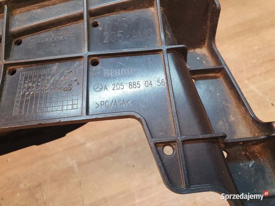 MERCEDES W205 AMG KRATKA WYDECHU PRAWA TYŁ osobowe Międzychód