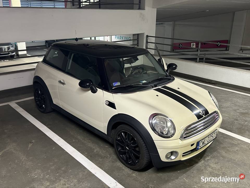 MINI Cooper R56 16 Benzyna 2009 Dach Rok produkcji 2009 małopolskie Kraków