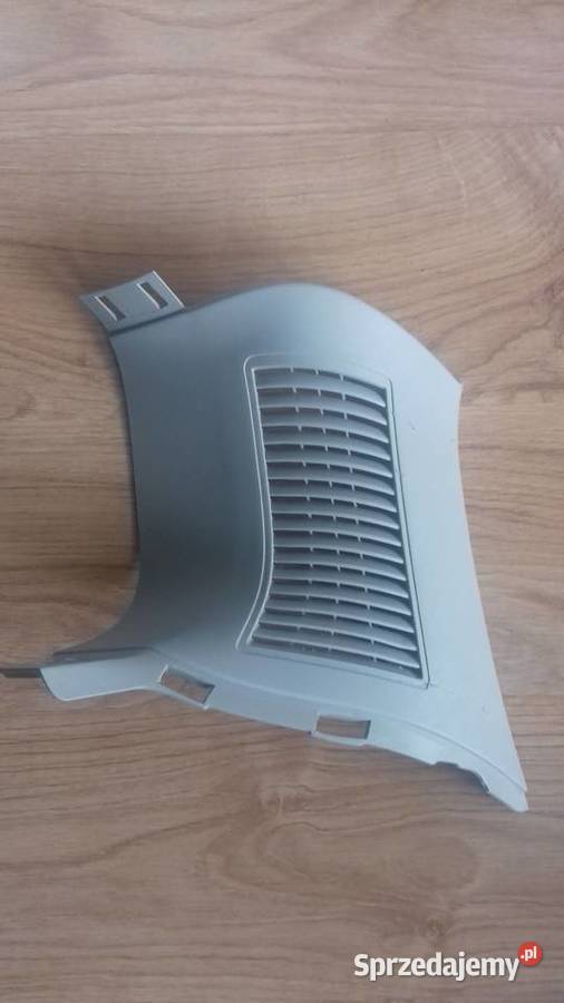 Plastikposzycie słupka bagażnika Ford Focus Karoseria