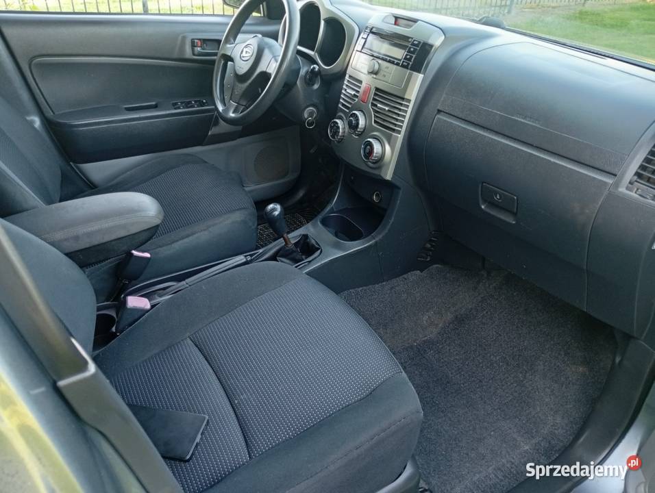 Terenówka Daihatsu Terios 4x4 Klima 06r Hak komputer pokładowy Terios Świdnica sprzedam