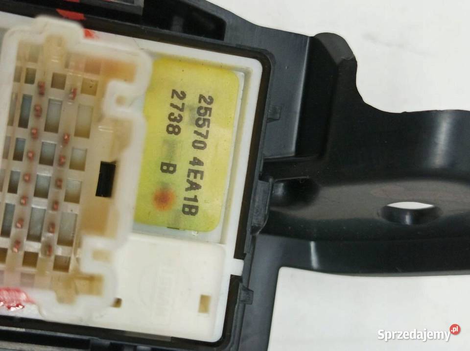 PRZEŁĄCZNIK LUSTEREK 255704EA1B Nissan Qashqai Panele sterowania, przełączniki